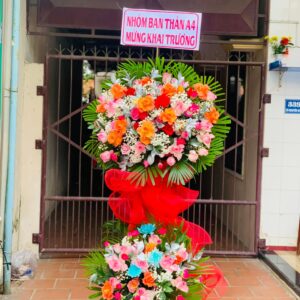 Kệ Hoa Rạng Danh – Khởi Đầu May Mắn