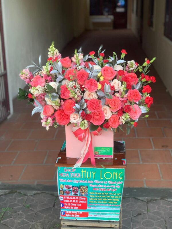 Giỏ Hoa Trọn Vẹn Yêu Thương