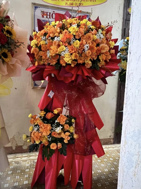 Kệ Hoa Tỏa Sáng – Gửi Lời Chúc Thành Công