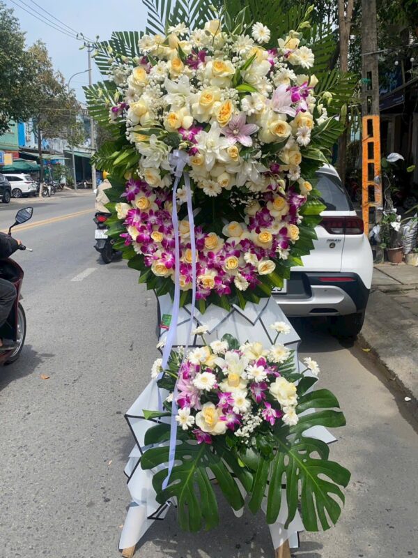 Kệ Hoa Nỗi Nhớ – Dịu Dàng Mà Xúc Động