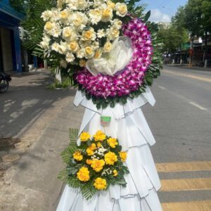 Kệ Hoa Tiễn Biệt – Trầm Mặc & Thành Kính