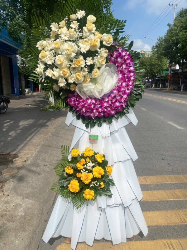 Kệ Hoa Tiễn Biệt – Trầm Mặc & Thành Kính