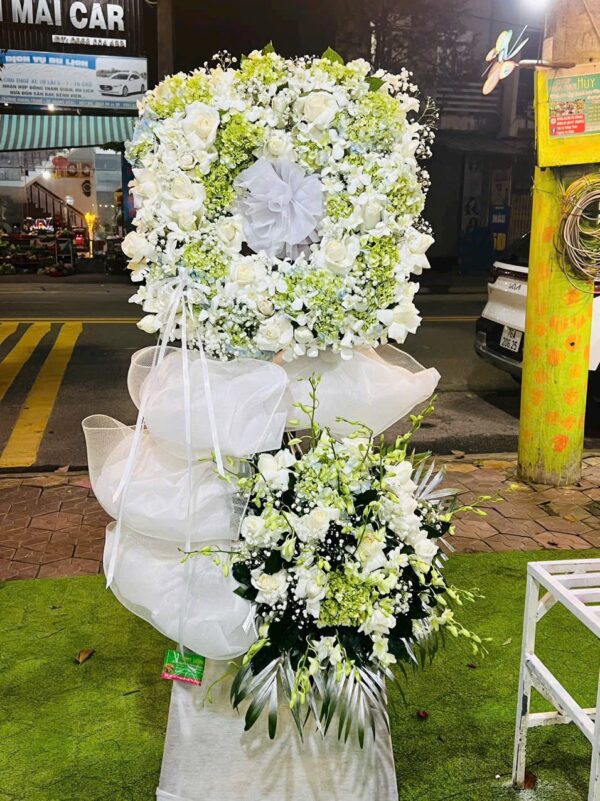 Kệ Hoa Kính Dâng – Yên Giấc Ngàn Thu