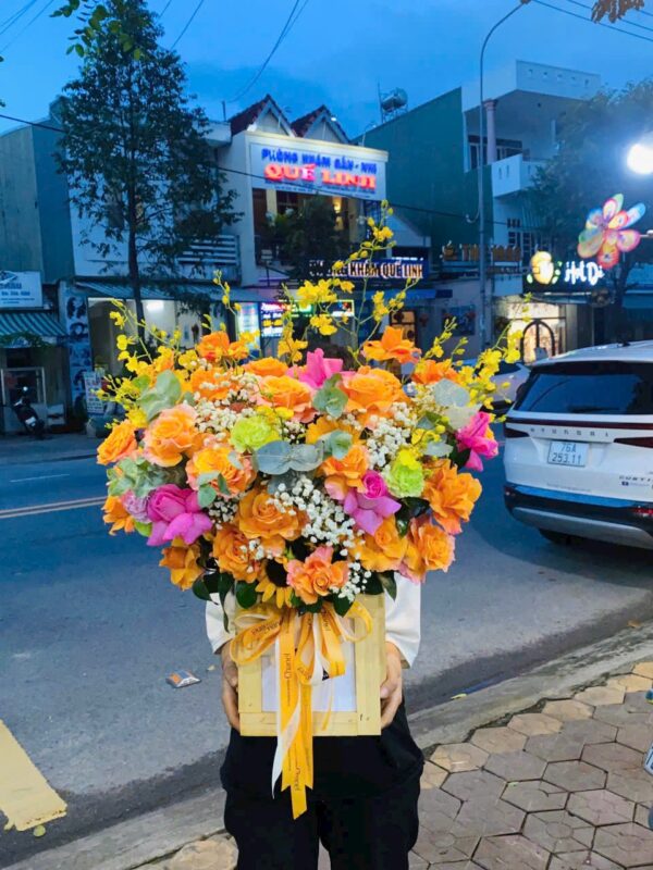 Giỏ Hoa Ấm Áp Cho Ngày Mới