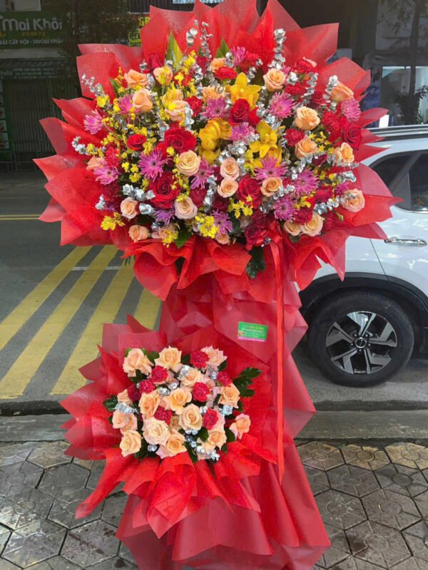 Kệ Hoa Chúc Mừng Hồng Phát – Tươi Rực & Đầy Năng Lượng